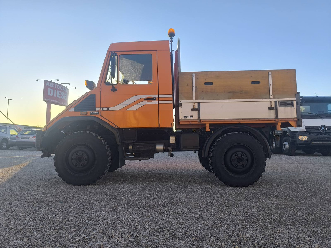 UNIMOG U90 - מזהיר: תמונה 4 UNIMOG U90 - מזהיר: תמונה 4