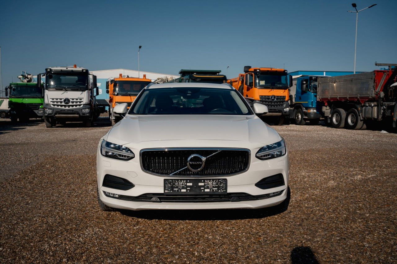 Volvo V90 D4 Momentum 2.0D - רכב סטיישן: תמונה 3 Volvo V90 D4 Momentum 2.0D - רכב סטיישן: תמונה 3