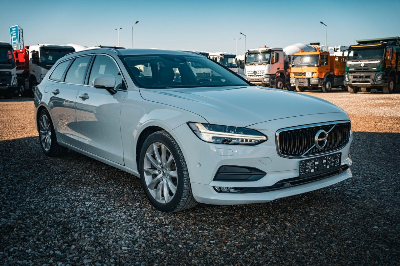 Volvo V90 D4 Momentum 2.0D - רכב סטיישן: תמונה 1 Volvo V90 D4 Momentum 2.0D - רכב סטיישן: תמונה 1