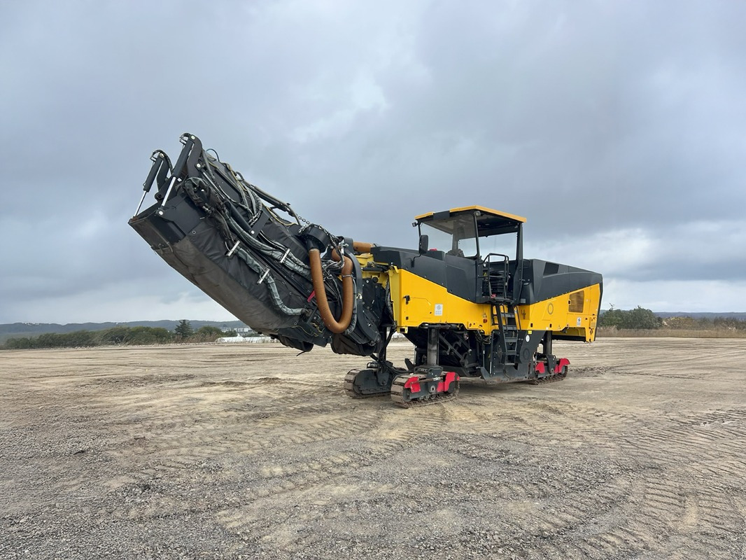 BOMAG DE BM 2200/75 Stage IV/Tier 4f - מכונת אספלט: תמונה 1 BOMAG DE BM 2200/75 Stage IV/Tier 4f - מכונת אספלט: תמונה 1