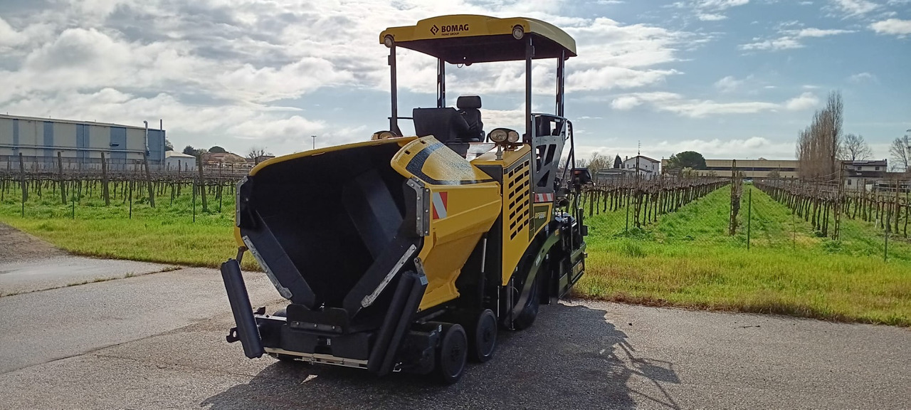 BOMAG IT BF 300 P-2 S340-2 TV Stage IIIb/Tier 4f - מרצף אספלט: תמונה 1 BOMAG IT BF 300 P-2 S340-2 TV Stage IIIb/Tier 4f - מרצף אספלט: תמונה 1