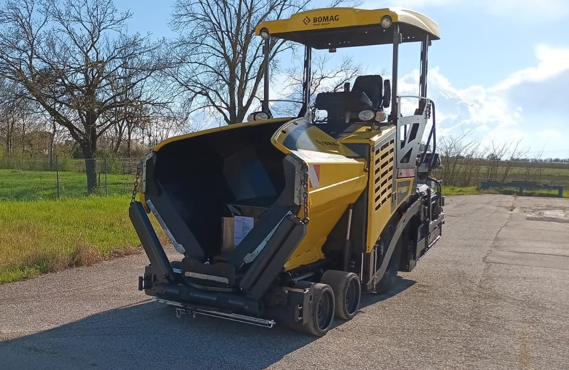 BOMAG IT BF 300 P-2 S340-2 TV Stage V/Tier 4f - מרצף אספלט: תמונה 1 BOMAG IT BF 300 P-2 S340-2 TV Stage V/Tier 4f - מרצף אספלט: תמונה 1