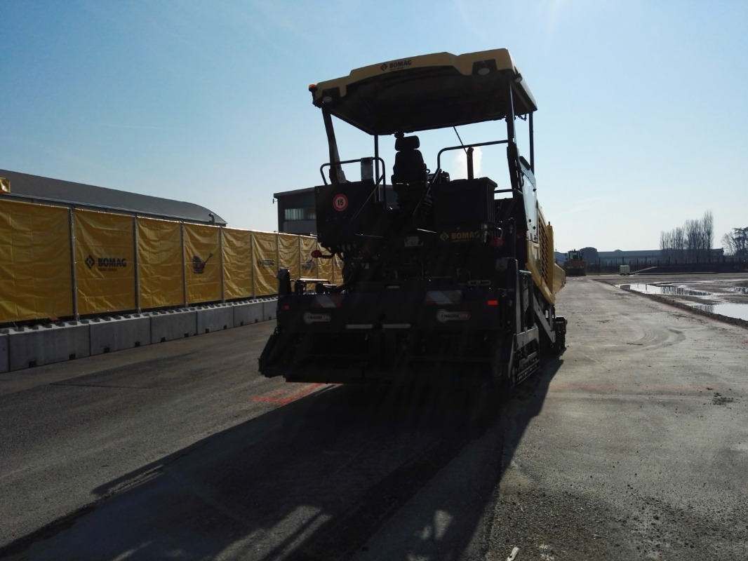 BOMAG IT BF 600 P-2 S500 Stage IV/Tier 4f - מרצף אספלט: תמונה 3 BOMAG IT BF 600 P-2 S500 Stage IV/Tier 4f - מרצף אספלט: תמונה 3