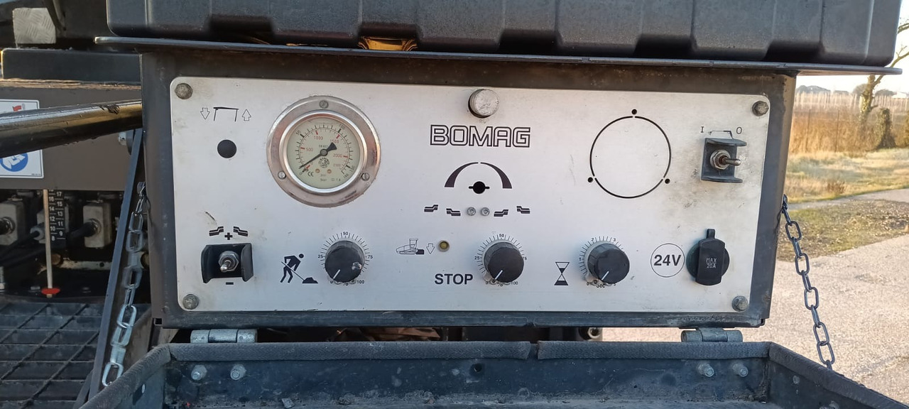 BOMAG IT BF 700 C-2 S500 Stage IV/Tier 4f - מרצף אספלט: תמונה 5 BOMAG IT BF 700 C-2 S500 Stage IV/Tier 4f - מרצף אספלט: תמונה 5