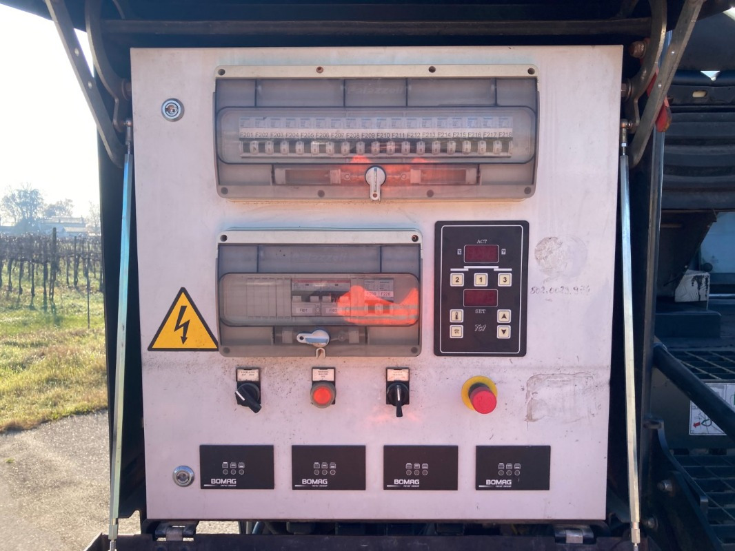BOMAG IT BF 700 C-2 S500 Stage IV/Tier 4f - מרצף אספלט: תמונה 4 BOMAG IT BF 700 C-2 S500 Stage IV/Tier 4f - מרצף אספלט: תמונה 4