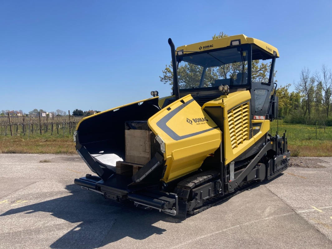 BOMAG IT BF 700 C-2 S500 Stage IV/Tier 4f - מרצף אספלט: תמונה 1 BOMAG IT BF 700 C-2 S500 Stage IV/Tier 4f - מרצף אספלט: תמונה 1