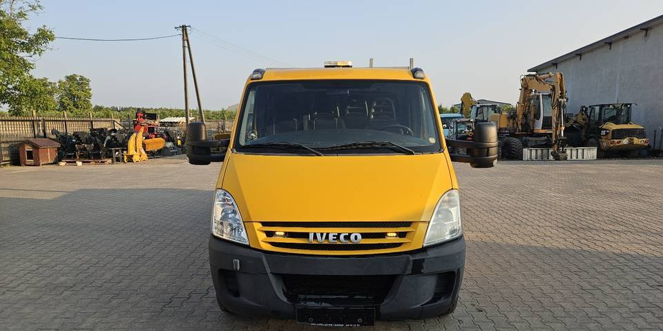 Iveco Daily 35S14 HDS 830 kg doka dubel brygadówka - כלי רכב מסחרי במיטה שטוחה: תמונה 3 Iveco Daily 35S14 HDS 830 kg doka dubel brygadówka - כלי רכב מסחרי במיטה שטוחה: תמונה 3