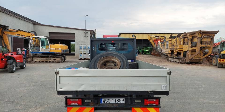 Iveco Daily 65C17 silnik 3.0 skrzynia automat - כלי רכב מסחרי במיטה שטוחה: תמונה 4 Iveco Daily 65C17 silnik 3.0 skrzynia automat - כלי רכב מסחרי במיטה שטוחה: תמונה 4