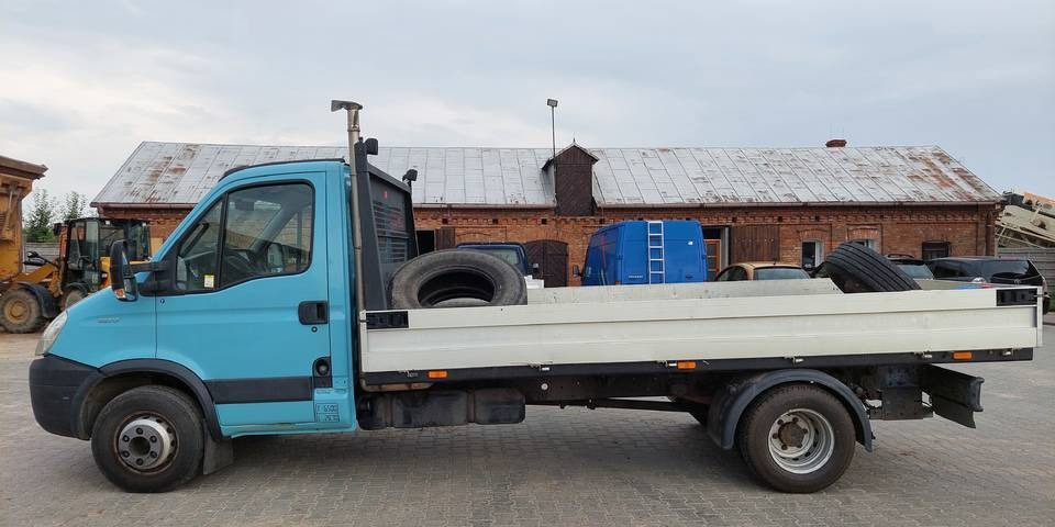 Iveco Daily 65C17 silnik 3.0 skrzynia automat - כלי רכב מסחרי במיטה שטוחה: תמונה 2 Iveco Daily 65C17 silnik 3.0 skrzynia automat - כלי רכב מסחרי במיטה שטוחה: תמונה 2