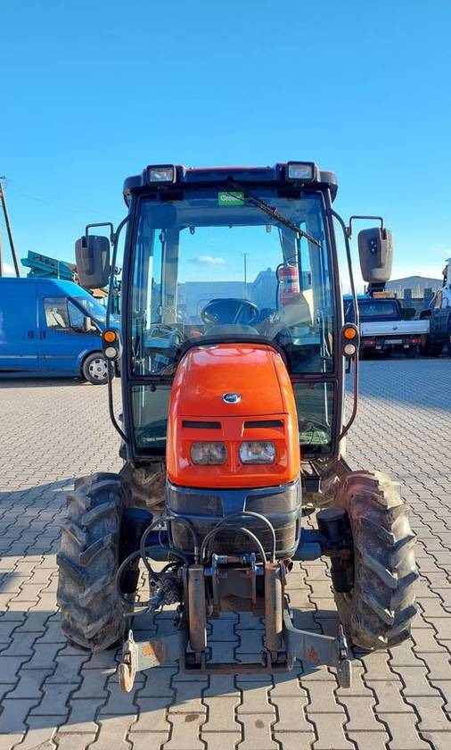 Kioti EX50 HST 50KM klimatyzacja przedni TUZ - טרקטור חקלאי: תמונה 3 Kioti EX50 HST 50KM klimatyzacja przedni TUZ - טרקטור חקלאי: תמונה 3