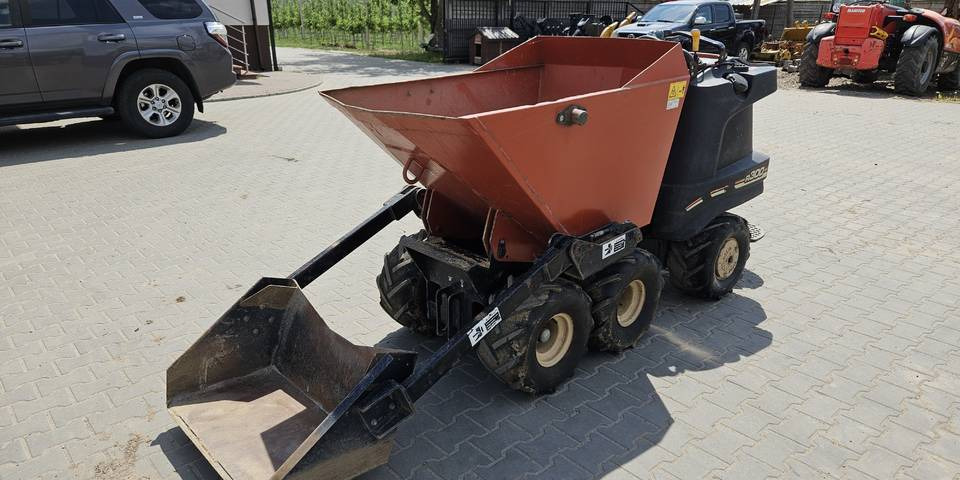 Wozidło samozaładowcze Ditch Witch R300 koparka łańcuchowa - מיני מסיר פסולת: תמונה 2 Wozidło samozaładowcze Ditch Witch R300 koparka łańcuchowa - מיני מסיר פסולת: תמונה 2