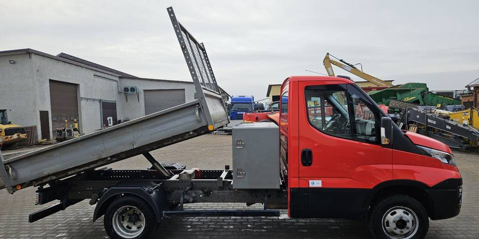 Wywrotka Iveco Daily 35S14 DMC 3,5t FV23% klima JPM - מכונות אחרות: תמונה 5 Wywrotka Iveco Daily 35S14 DMC 3,5t FV23% klima JPM - מכונות אחרות: תמונה 5