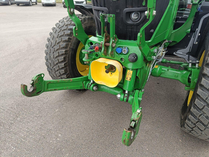 טרקטור חקלאי John Deere 6115 RC: תמונה 13
