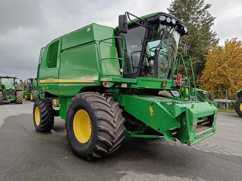 John Deere T550 - מקצרת קומבינה: תמונה 1 John Deere T550 - מקצרת קומבינה: תמונה 1