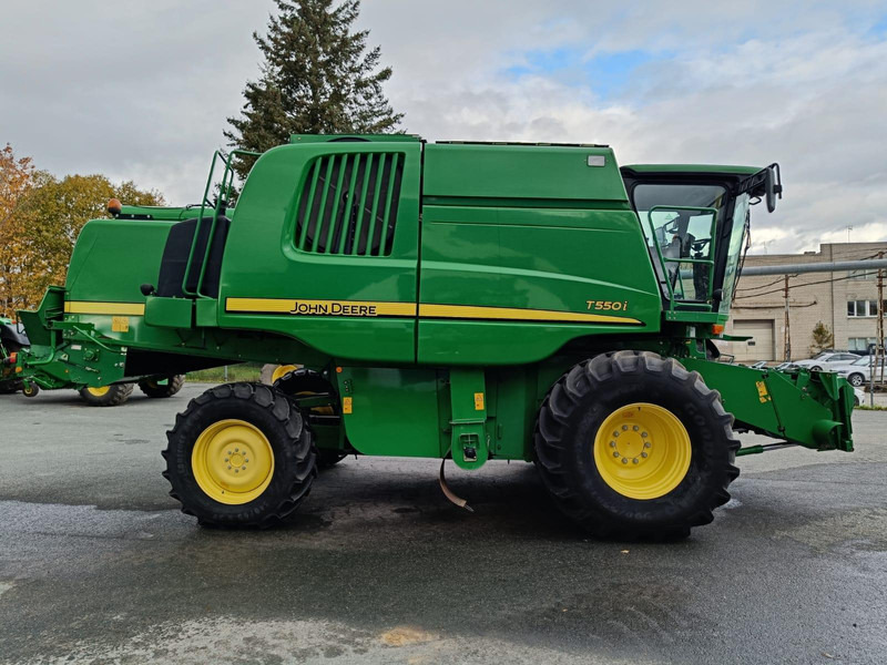 John Deere T550 - מקצרת קומבינה: תמונה 2 John Deere T550 - מקצרת קומבינה: תמונה 2
