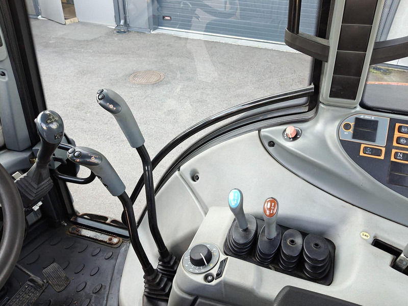 טרקטור חקלאי Valtra N101: תמונה 10
