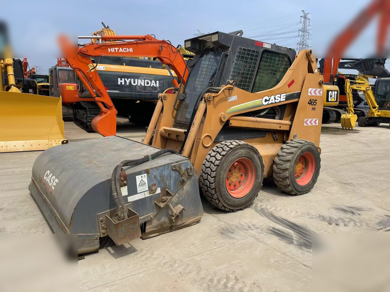 CASE 85XT - מעמיס היגוי החלקה: תמונה 1 CASE 85XT - מעמיס היגוי החלקה: תמונה 1