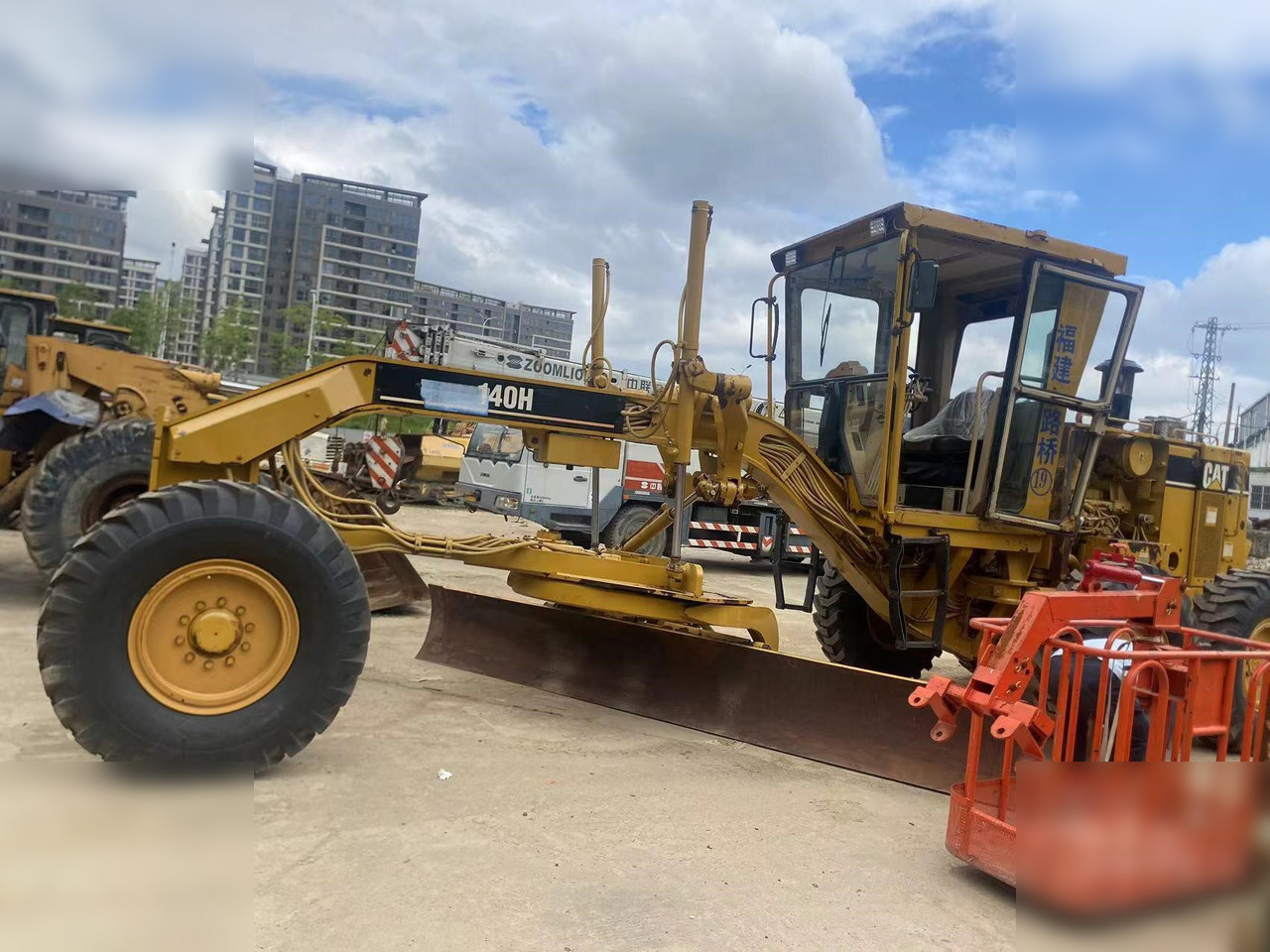 מפלסת CATERPILLAR 140H: תמונה 7