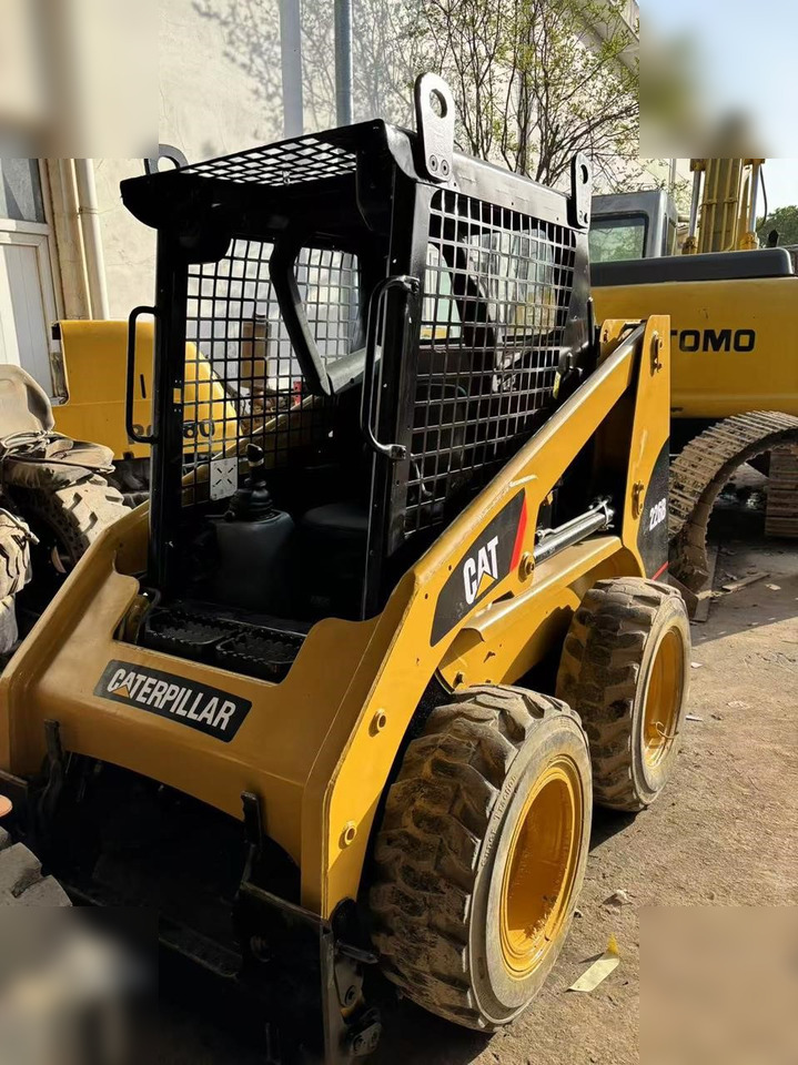 CATERPILLAR 226B - מעמיס היגוי החלקה: תמונה 3 CATERPILLAR 226B - מעמיס היגוי החלקה: תמונה 3