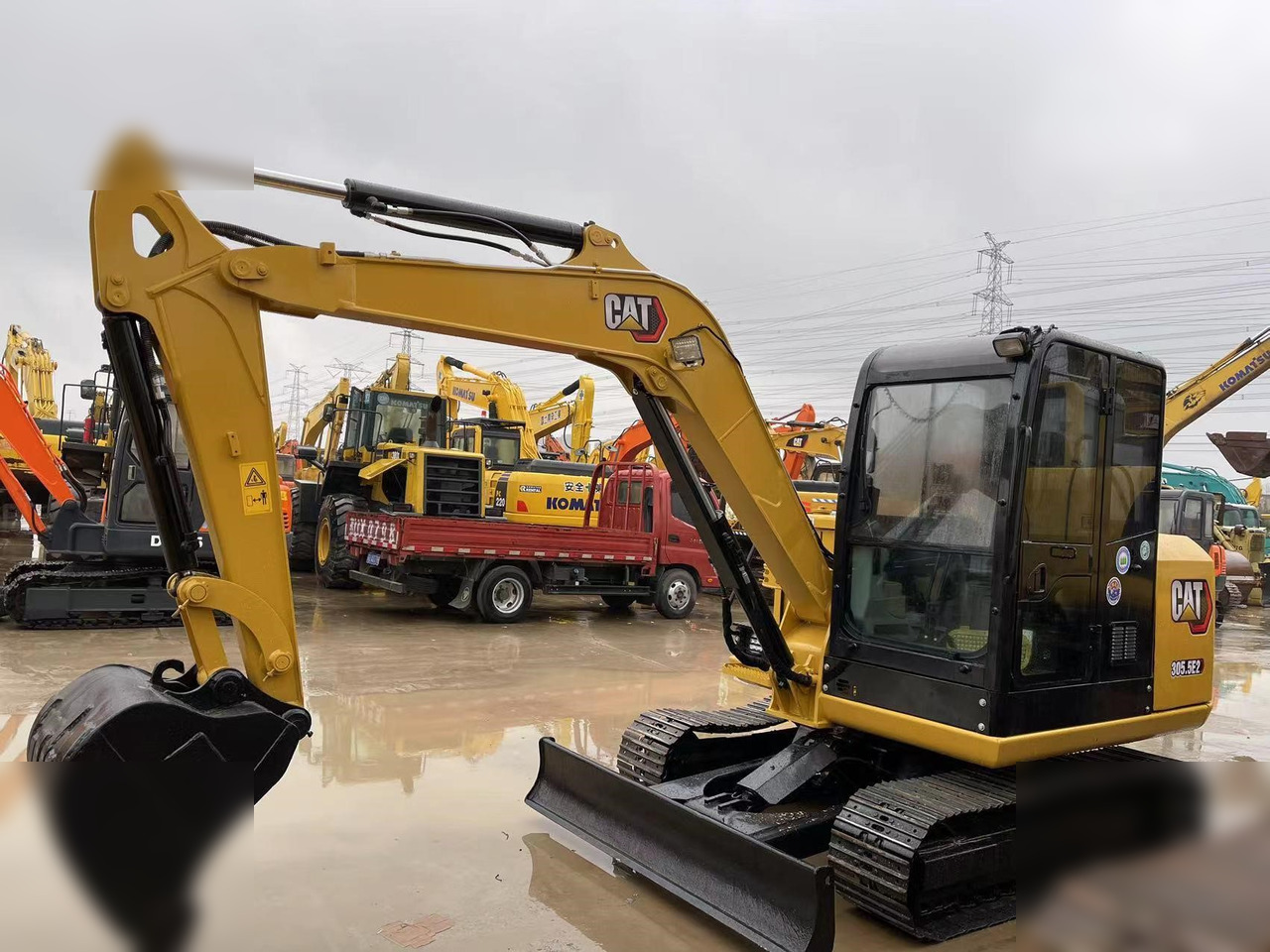 CATERPILLAR 305.5E2 - מיני מחפר: תמונה 4 CATERPILLAR 305.5E2 - מיני מחפר: תמונה 4