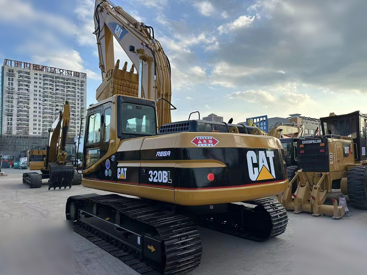 CATERPILLAR 320BL - מחפר סורק: תמונה 3 CATERPILLAR 320BL - מחפר סורק: תמונה 3