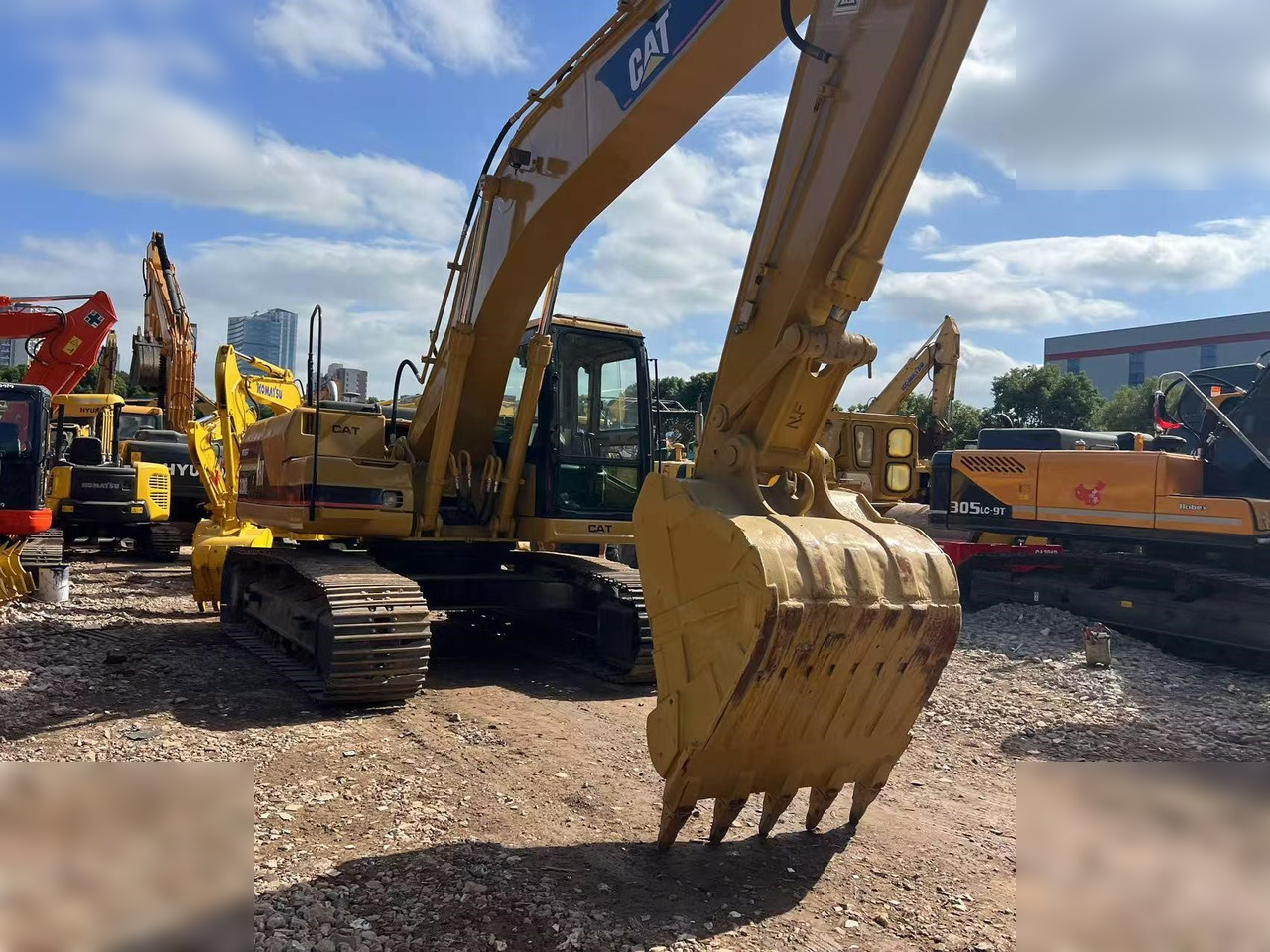 CATERPILLAR 320BL - מחפר סורק: תמונה 2 CATERPILLAR 320BL - מחפר סורק: תמונה 2