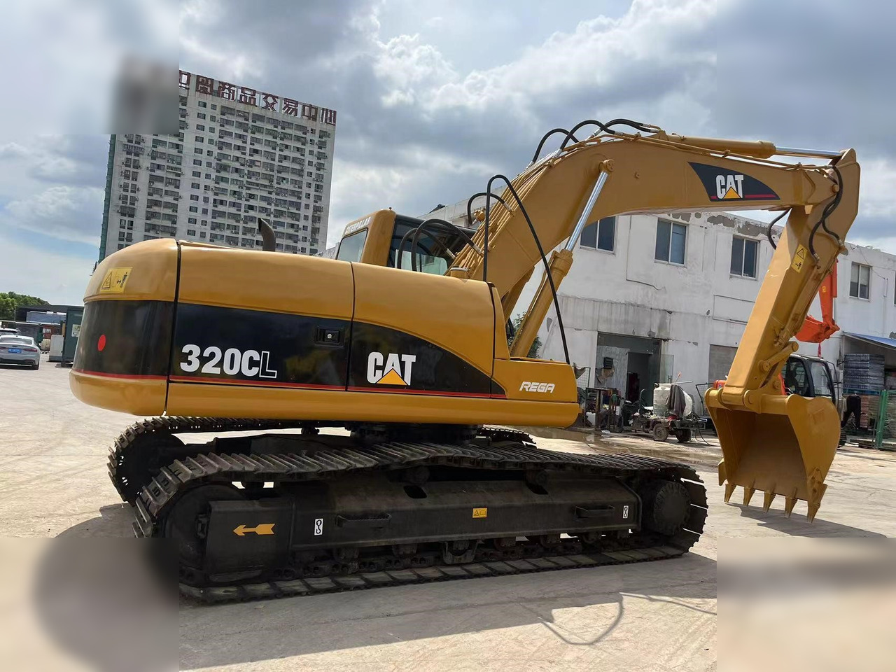 CATERPILLAR 320CL - מחפר סורק: תמונה 2 CATERPILLAR 320CL - מחפר סורק: תמונה 2