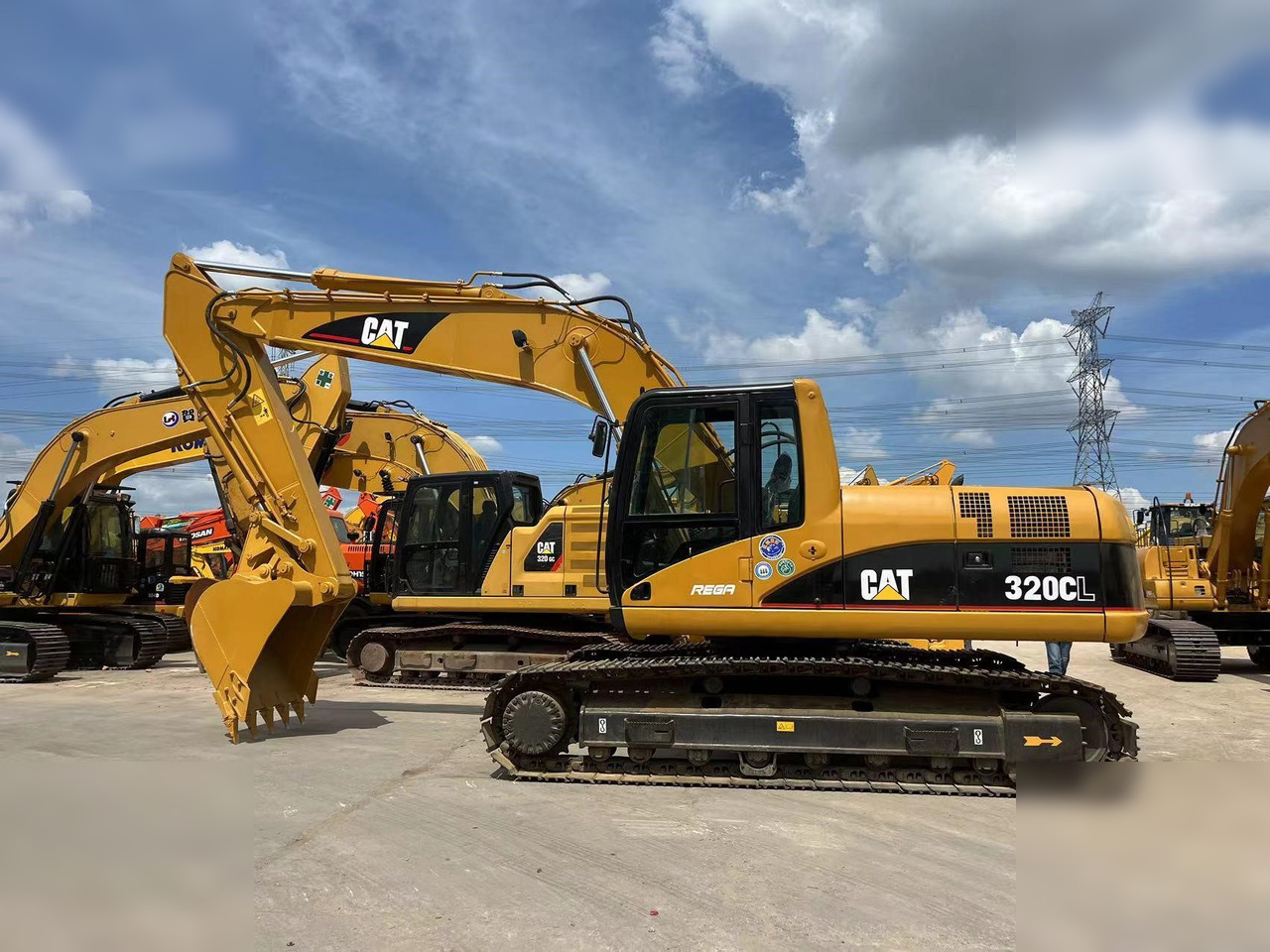 CATERPILLAR 320CL - מחפר סורק: תמונה 1 CATERPILLAR 320CL - מחפר סורק: תמונה 1