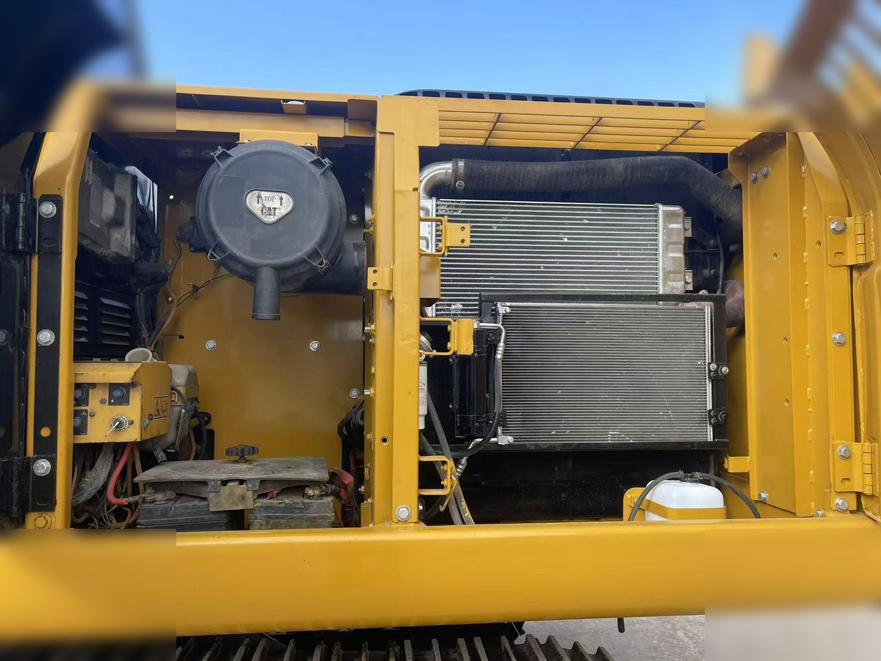 מחפר סורק CATERPILLAR 320D: תמונה 9