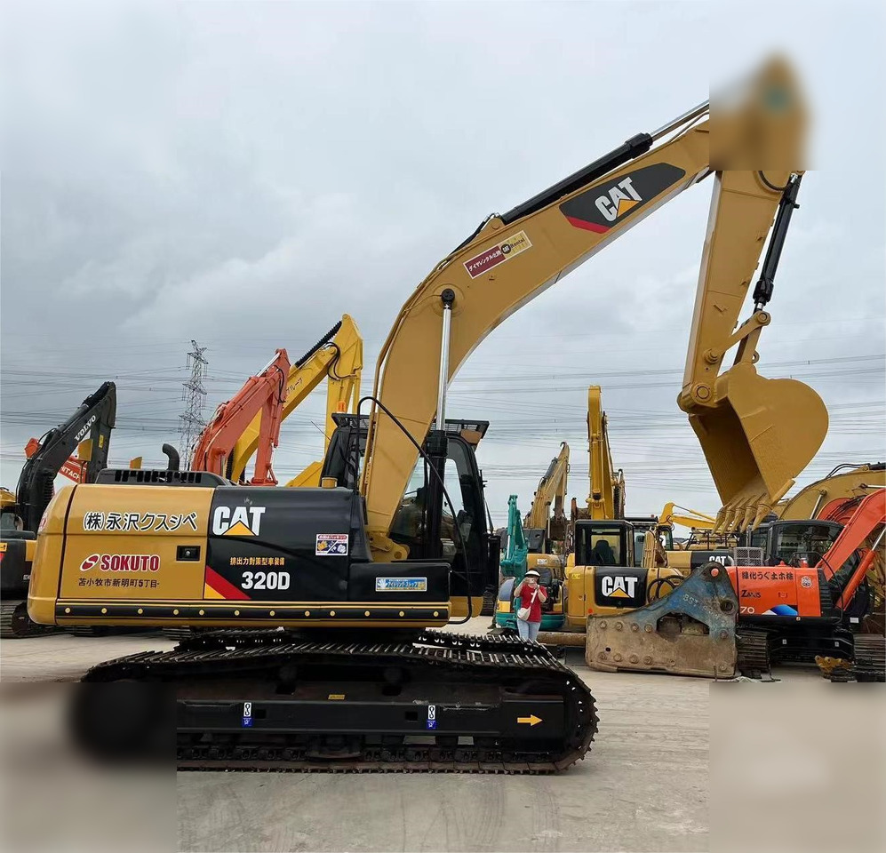 מחפר סורק CATERPILLAR 320D: תמונה 1