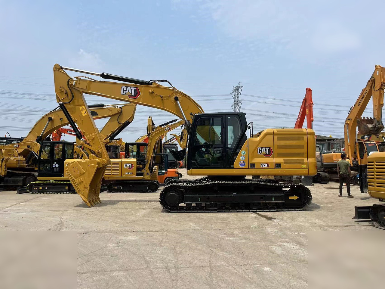 CATERPILLAR 320 - מחפר סורק: תמונה 1 CATERPILLAR 320 - מחפר סורק: תמונה 1