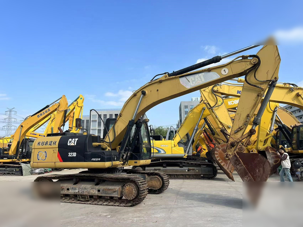 CATERPILLAR 323D - מחפר סורק: תמונה 1 CATERPILLAR 323D - מחפר סורק: תמונה 1
