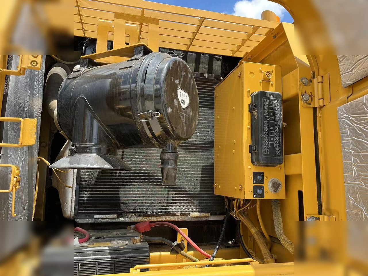 מחפר סורק CATERPILLAR 325CL: תמונה 8