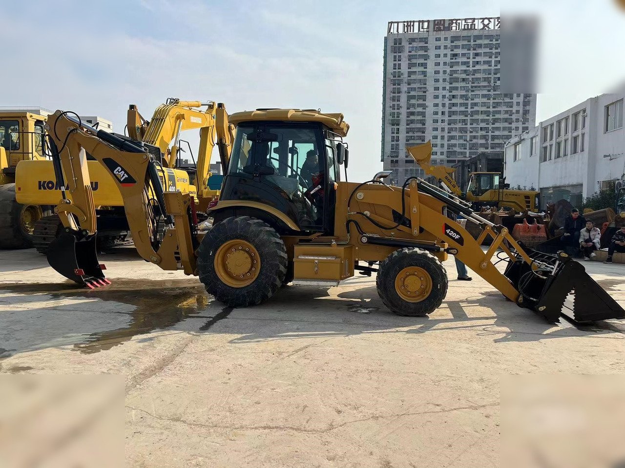 CATERPILLAR 420F - מחפרון: תמונה 2 CATERPILLAR 420F - מחפרון: תמונה 2