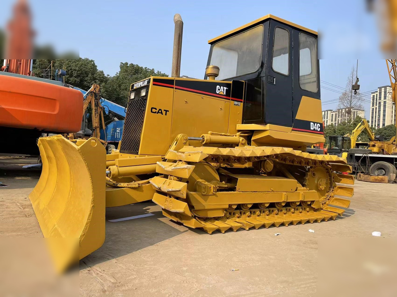 דחפור CATERPILLAR D4C: תמונה 7