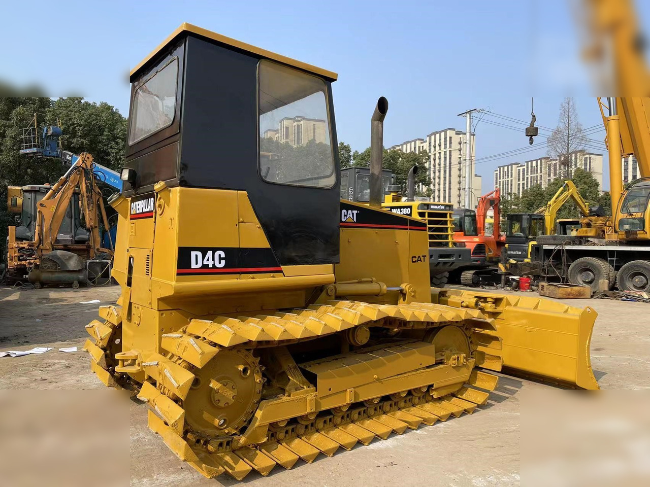 דחפור CATERPILLAR D4C: תמונה 8