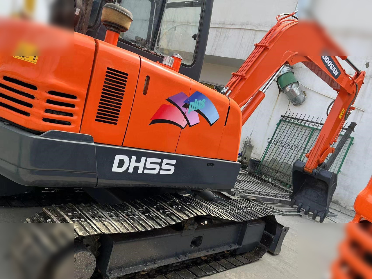 DOOSAN DH55 - מיני מחפר: תמונה 3 DOOSAN DH55 - מיני מחפר: תמונה 3