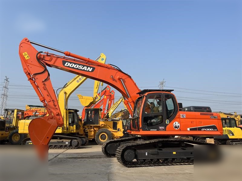 DOOSAN DX300 LC-9C - מחפר סורק: תמונה 1 DOOSAN DX300 LC-9C - מחפר סורק: תמונה 1
