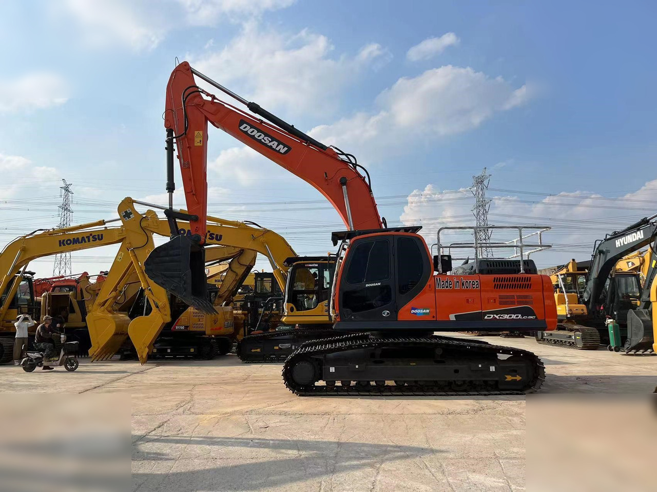 DOOSAN DX300 LC-9C - מחפר סורק: תמונה 1 DOOSAN DX300 LC-9C - מחפר סורק: תמונה 1