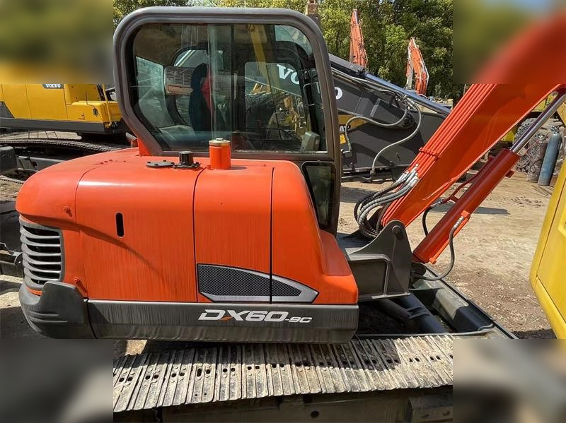 DOOSAN DX60E-9C - מיני מחפר: תמונה 2 DOOSAN DX60E-9C - מיני מחפר: תמונה 2