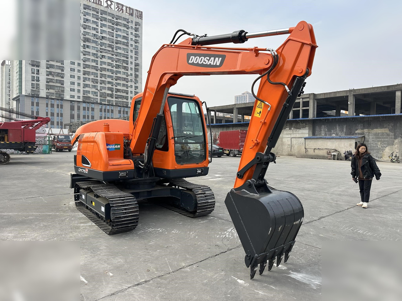 DOOSAN DX75-9CN - מחפר סורק: תמונה 3 DOOSAN DX75-9CN - מחפר סורק: תמונה 3