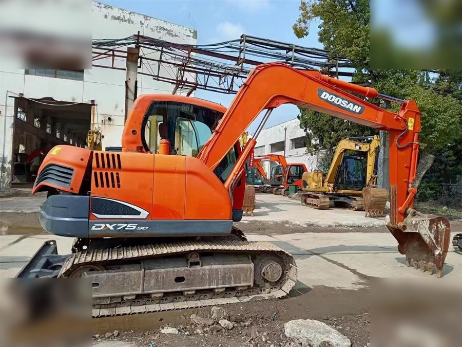 מחפר סורק DOOSAN DX75-9C: תמונה 1