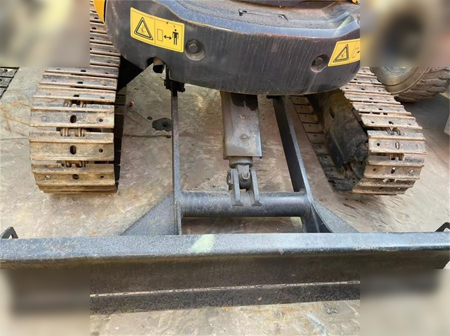 HITACHI ZX135US - מחפר סורק: תמונה 2 HITACHI ZX135US - מחפר סורק: תמונה 2