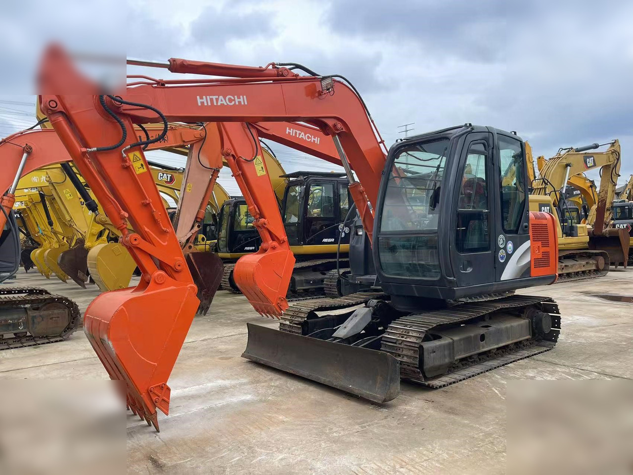 HITACHI ZX70-5G - מחפר סורק: תמונה 2 HITACHI ZX70-5G - מחפר סורק: תמונה 2
