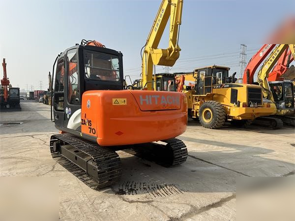 HITACHI ZX70 - מחפר סורק: תמונה 2 HITACHI ZX70 - מחפר סורק: תמונה 2