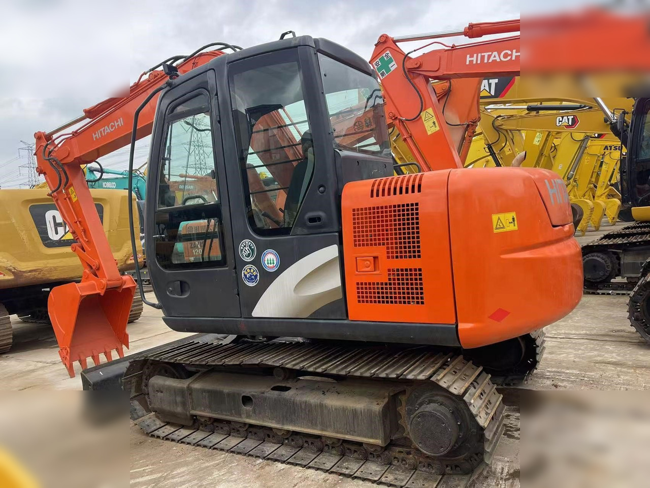 HITACHI ZX70 - מחפר סורק: תמונה 1 HITACHI ZX70 - מחפר סורק: תמונה 1