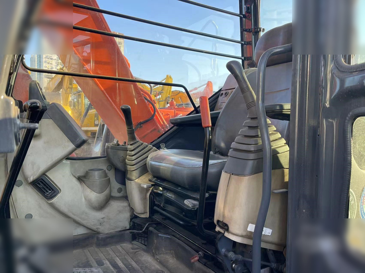 HITACHI ZX70 - מחפר סורק: תמונה 4 HITACHI ZX70 - מחפר סורק: תמונה 4