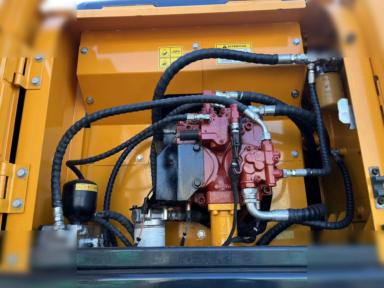 HYUNDAI ROBEX 210W-9S - מחפר גלגלים: תמונה 5 HYUNDAI ROBEX 210W-9S - מחפר גלגלים: תמונה 5