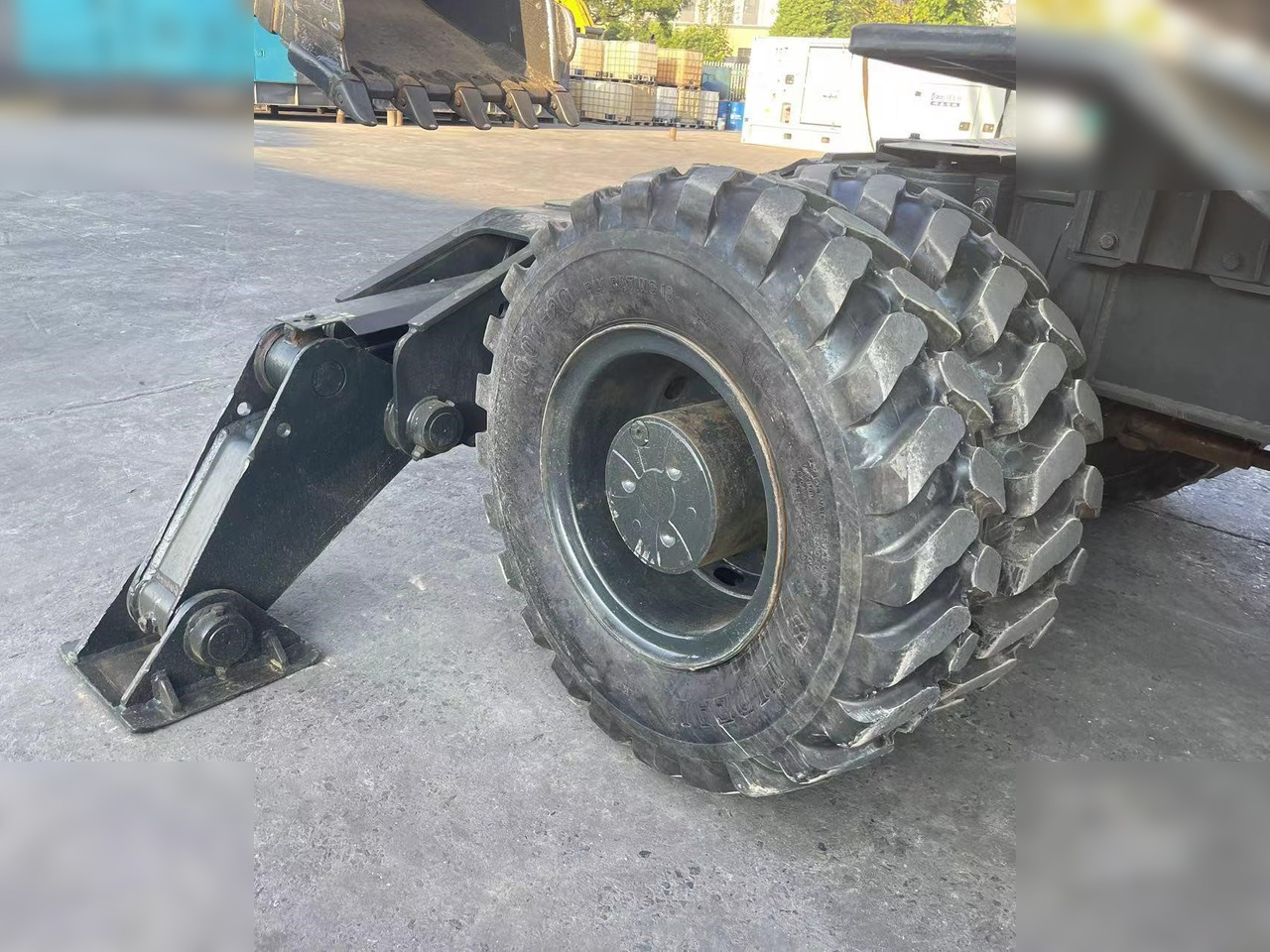 HYUNDAI ROBEX 210W-9S - מחפר גלגלים: תמונה 4 HYUNDAI ROBEX 210W-9S - מחפר גלגלים: תמונה 4