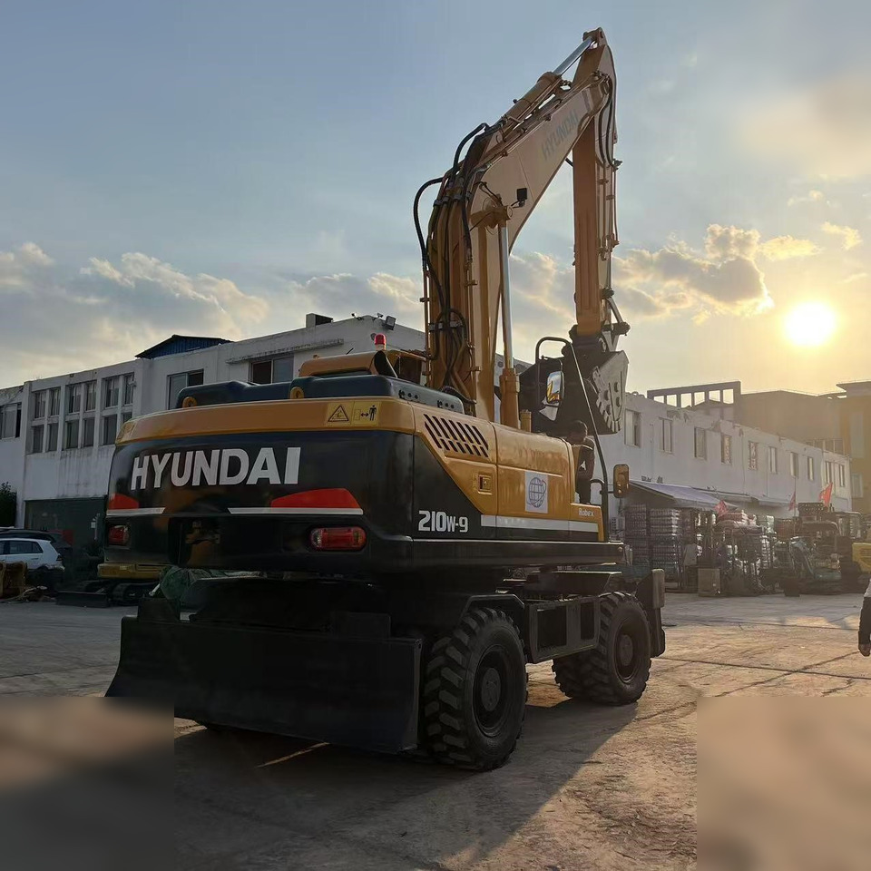 HYUNDAI ROBEX 210W-9 - מחפר גלגלים: תמונה 3 HYUNDAI ROBEX 210W-9 - מחפר גלגלים: תמונה 3
